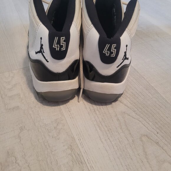 Air Jordan 11 Retro 3Y - Picture 2 of 3